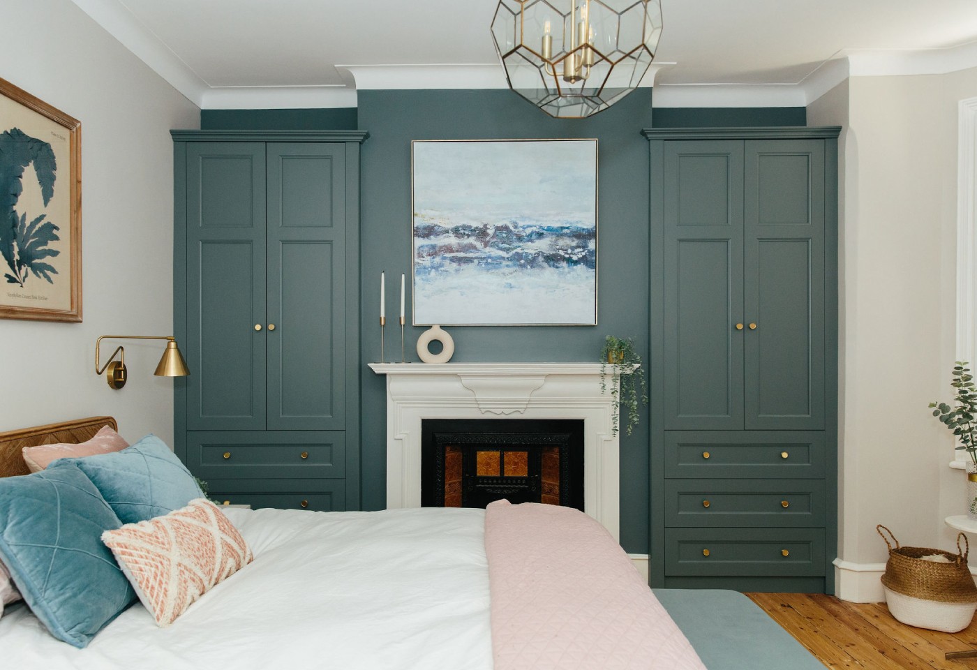Fitted alcove wardrobes with external drawers